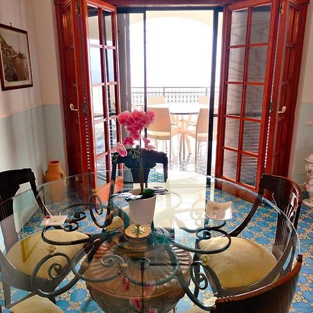 Casa La Scogliera Apartman Praiano Kültér fotó